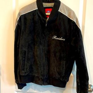 Ladies Small, NFL Raiders Coat. 100% Leather, 100% Nylon & 100% Poly. Excel Cond
